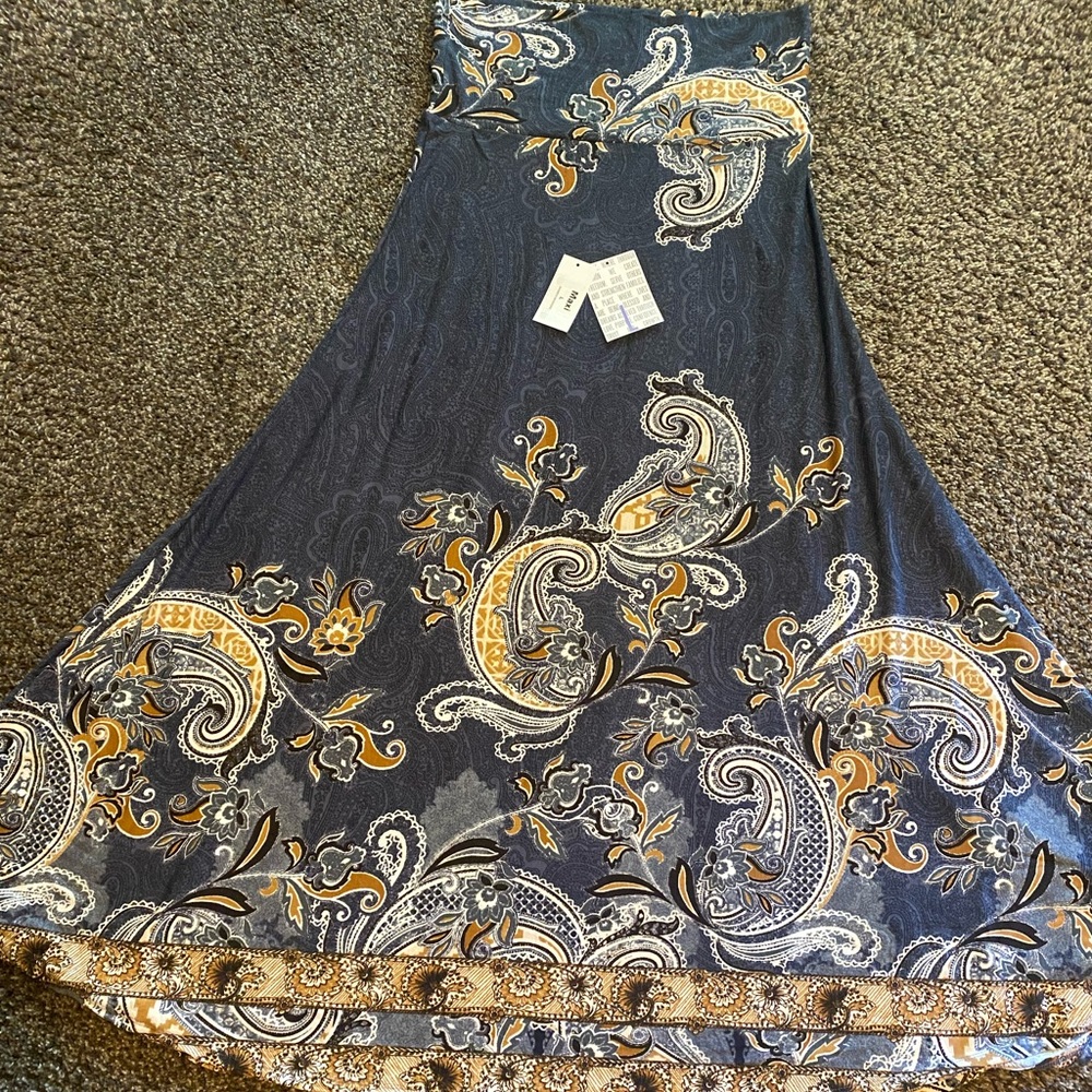 BNWT Maxi Skirt 🥳🥳